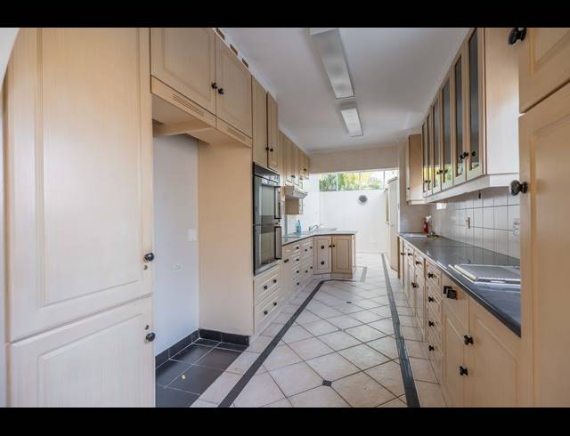 4 BEDROOM TOWNHOUSE FOR SALE IN MUSGRAVE